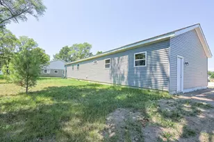 1949 Summerset Dr, Muskegon, MI 49442 - Photo 5