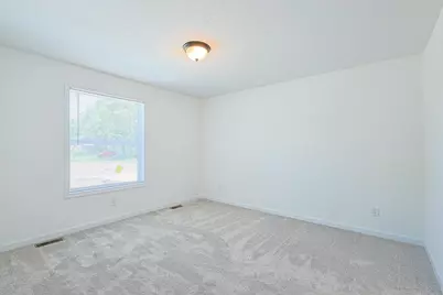 1949 Summerset Drive, Muskegon, MI 49442 - Photo 11