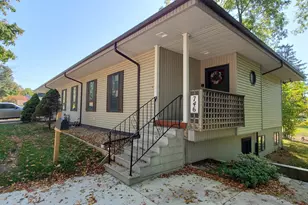 746 Lee St, South Haven, MI 49090 - Photo 7