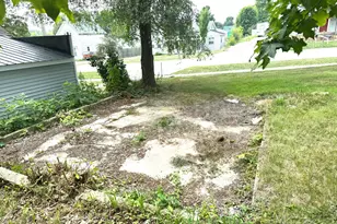 313 W 6th St, Evart, MI 49631 - Photo 27