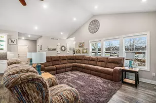 21889 Hilltop Cir, Stanwood, MI 49346 - Photo 11