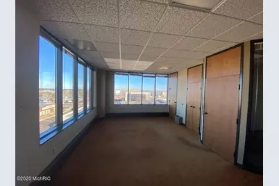 830 Pleasant Street #5, Saint Joseph, MI 49085 - Photo 9