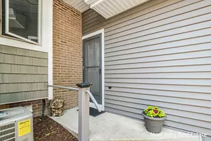 606 Edgewater Ct, Spring Lake, MI 49456 - Photo 5