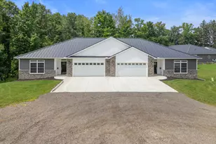 235 Auseon Ct, Hillsdale, MI 49242 - Photo 47