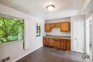 19401 Grandview St, Detroit, MI 48219 - Photo 11