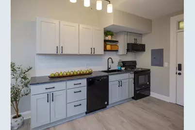 201 E Michigan Avenue #2C, Paw Paw, MI 49079 - Photo 9