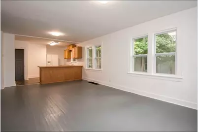 710 Buss Avenue, Benton Harbor, MI 49022 - Photo 5