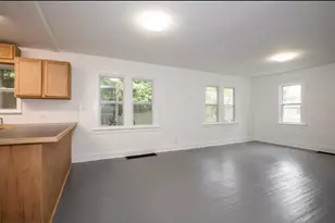 710 Buss Ave, Benton Harbor, MI 49022 - Photo 3