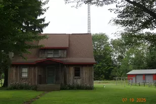 640 S Oak Ave, White Cloud, MI 49349 - Photo 3