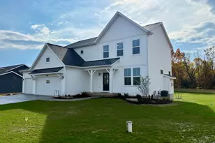 8284 Kettle Oak Dr, Alto, MI 49302 - Photo 3