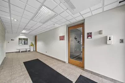 306 W Washington Avenue #105, Jackson, MI 49201 - Photo 5