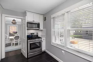 240 McKinley Ave, Grosse Pointe Farms, MI 48236 - Photo 11