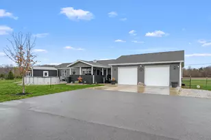 76 4th St, Plainwell, MI 49080 - Photo 31