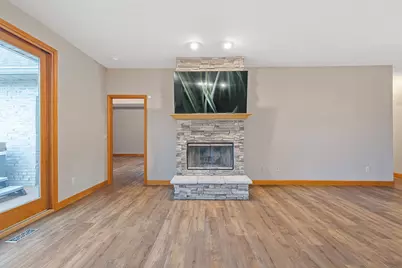 2776 W Hogan Avenue, La Porte, IN 46350 - Photo 7