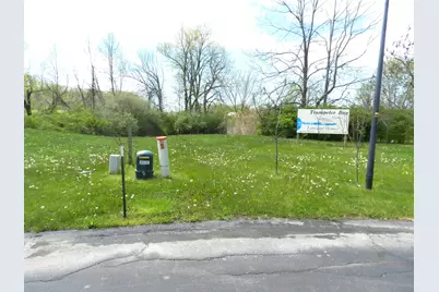 519 Swan River Drive, Benton Harbor, MI 49022 - Photo 3