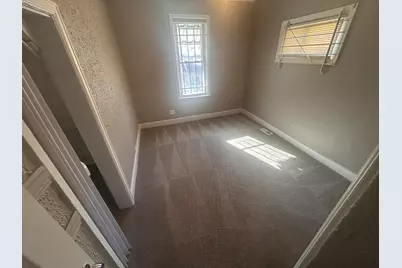 32 E George Avenue, Hazel Park, MI 48030 - Photo 11