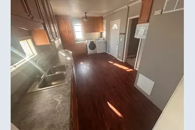 32 E George Avenue, Hazel Park, MI 48030 - Photo 9