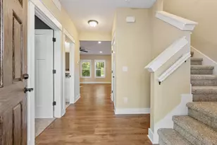 46 Coronado Dr, Jackson, MI 49201 - Photo 3