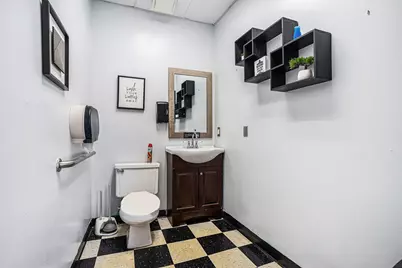 1125 W Hackley Avenue, Muskegon, MI 49441 - Photo 15