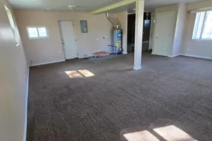 11187 Pardee Rd, Taylor, MI 48180 - Photo 7