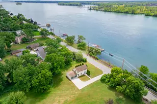 25653 W River Rd, Grosse Ile, MI 48138 - Photo 25