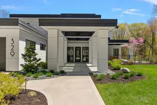 329 N Lakeshore Dr, Holland, MI 49424 - Photo 89