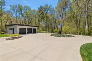 329 N Lakeshore Dr, Holland, MI 49424 - Photo 97