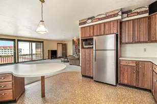 929 S Washington Ave, Ludington, MI 49431 - Photo 17