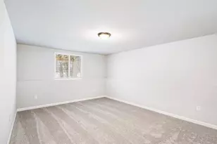 637 Manorwood Cir, Benton Harbor, MI 49022 - Photo 13