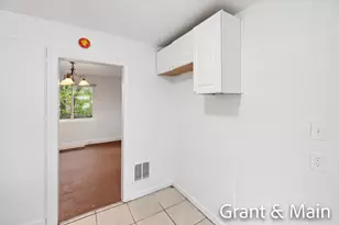 19250 Charest St, Detroit, MI 48234 - Photo 11