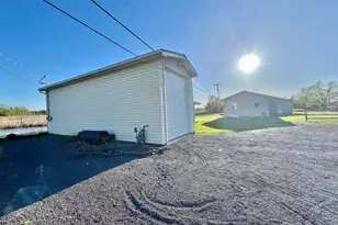 3105 Hudson Rd, Hillsdale, MI 49242 - Photo 11