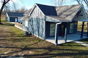 1982 S Benton Center Rd, Benton Harbor, MI 49022 - Photo 7