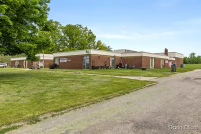 306 W Russell Street, Hubbardston, MI 48845 - Photo 3