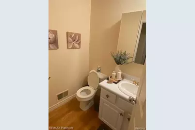 481 Village Oak Ct, Ann Arbor, MI 48103 - Photo 9