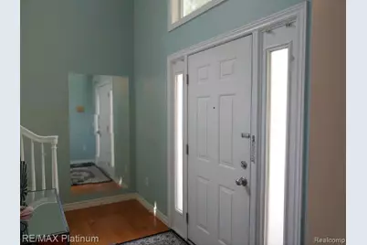 481 Village Oak Ct, Ann Arbor, MI 48103 - Photo 3