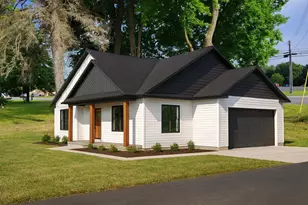 607 Shaw St, Howard City, MI 49329 - Photo 1