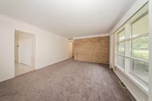 25255 Orchard Grove St, Southfield, MI 48033 - Photo 9