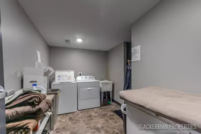 1052 Wealthy Street SE, Grand Rapids, MI 49506 - Photo 23