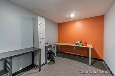 1052 Wealthy Street SE, Grand Rapids, MI 49506 - Photo 25