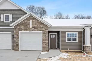 2817 W Cobblestone Ct. SE, Kentwood, MI 49512 - Photo 1