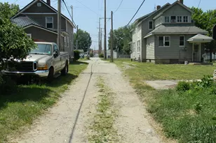 302 1st St, Ludington, MI 49431 - Photo 29