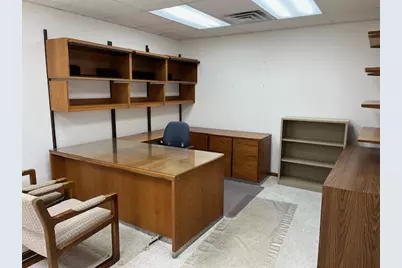 140 W Logan Street, Coloma, MI 49038 - Photo 5