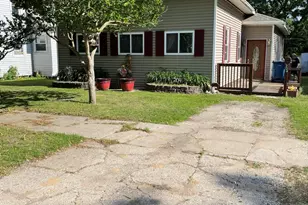 204 4th St, Ludington, MI 49431 - Photo 3