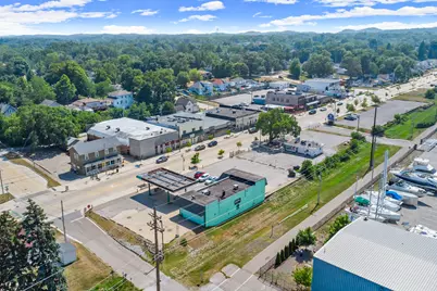 1930 Lakeshore Drive, Muskegon, MI 49441 - Photo 9