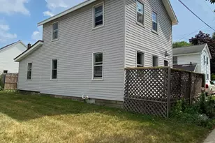 661 NW Broadway Ave NW, Grand Rapids, MI 49504 - Photo 3
