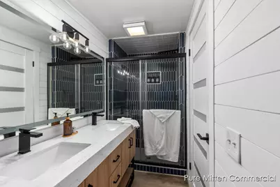 1205 Bridge Street NW, Grand Rapids, MI 49504 - Photo 17