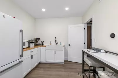 1205 Bridge Street NW, Grand Rapids, MI 49504 - Photo 9