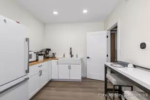 1205 Bridge St NW, Grand Rapids, MI 49504 - Photo 9