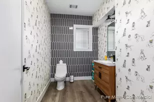 1205 Bridge St NW, Grand Rapids, MI 49504 - Photo 11