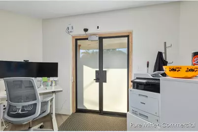 1205 Bridge Street NW, Grand Rapids, MI 49504 - Photo 3